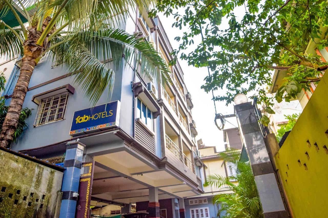 FabHotel IR Luxaria Guwahati Extérieur photo